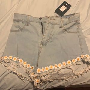 Brand new high waist shorts with flower design